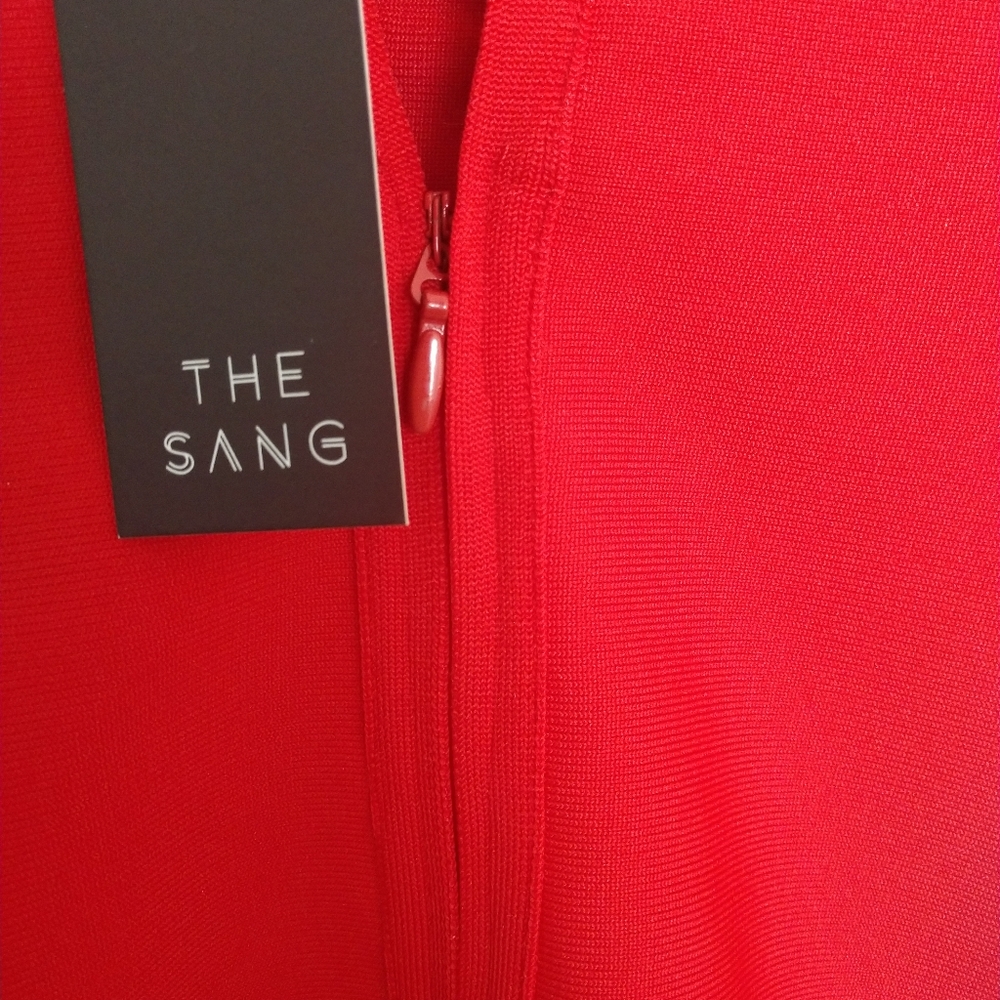 Gold chain bandage dress. - Picture 5 of 9